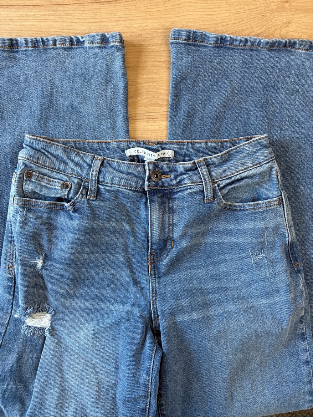 Celebrity Pink Women’s Blue Distressed Denim Jeans 27
